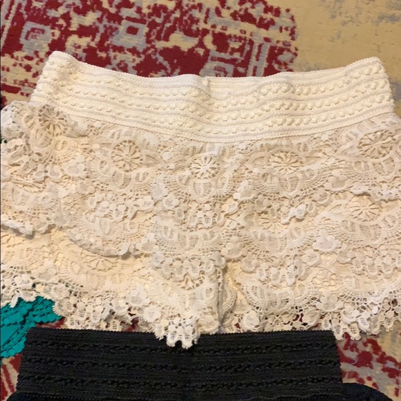 Shorts - Picture 3 of 5